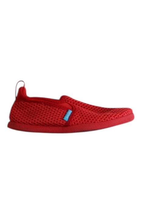 A Red Aqua Shoes from Native Shoes in size 5T for neutral. (Front View)