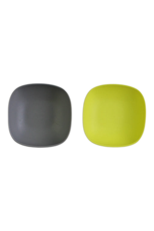 A Green Utensils & Containers from Beaba in size O/S for neutral. (Front View)
