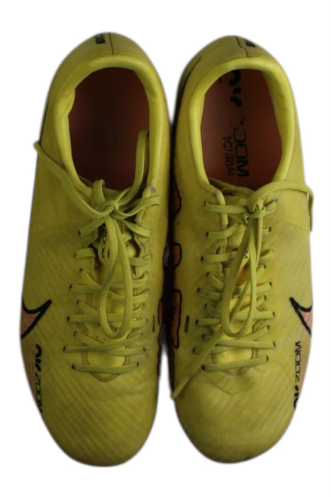 A Yellow Cleats/Soccer Shoes from Nike in size 14Y for boy. (Back View)