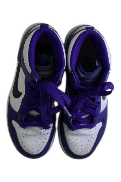 A Purple Sneakers from Nike in size 6T for neutral. (Back View)