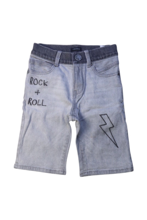 A Grey Shorts from IKKS in size 6T for boy. (Front View)