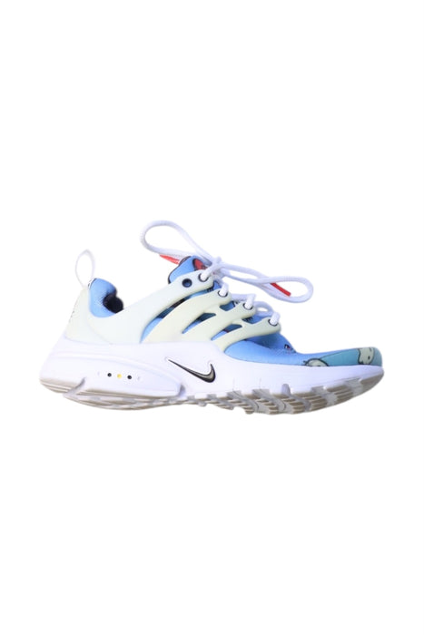 A Multicolour Sneakers from Nike in size 7Y for girl. (Front View)