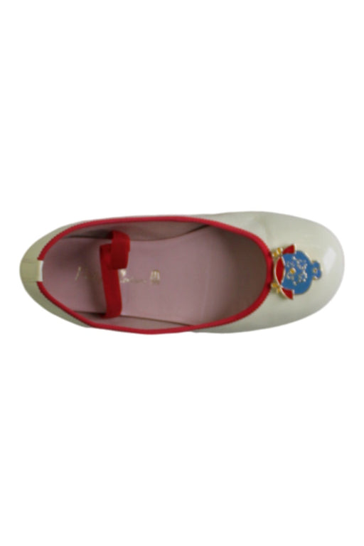 A White Dress Shoes from Pretty Ballerinas in size 6T for girl. (Front View)