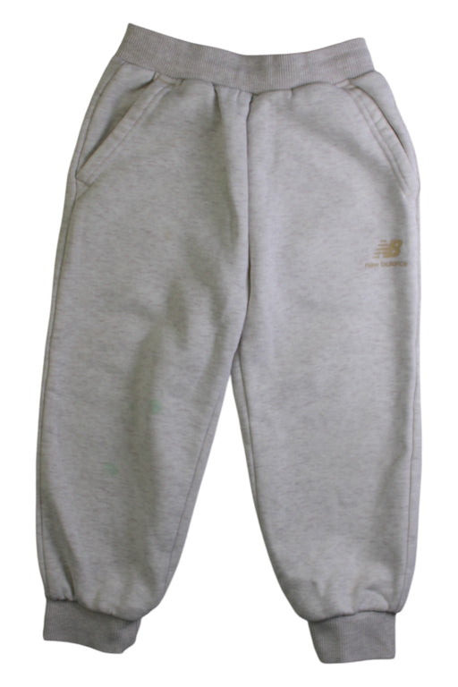 A Grey Sweatpants from New Balance in size 4T for boy. (Front View)