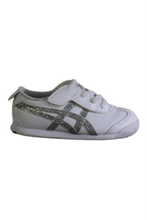 A White Sneakers from Onitsuka Tiger in size 4T for girl. (Front View)