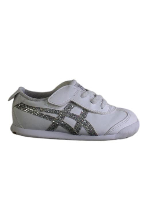 A White Sneakers from Onitsuka Tiger in size 4T for girl. (Front View)