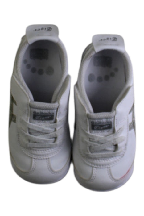 A White Sneakers from Onitsuka Tiger in size 4T for girl. (Back View)