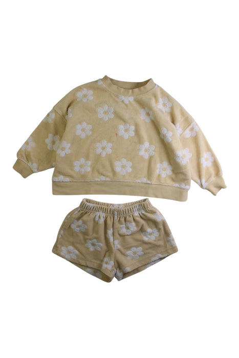 A Beige Shorts Sets from Rylee + Cru in size 2T for girl. (Front View)