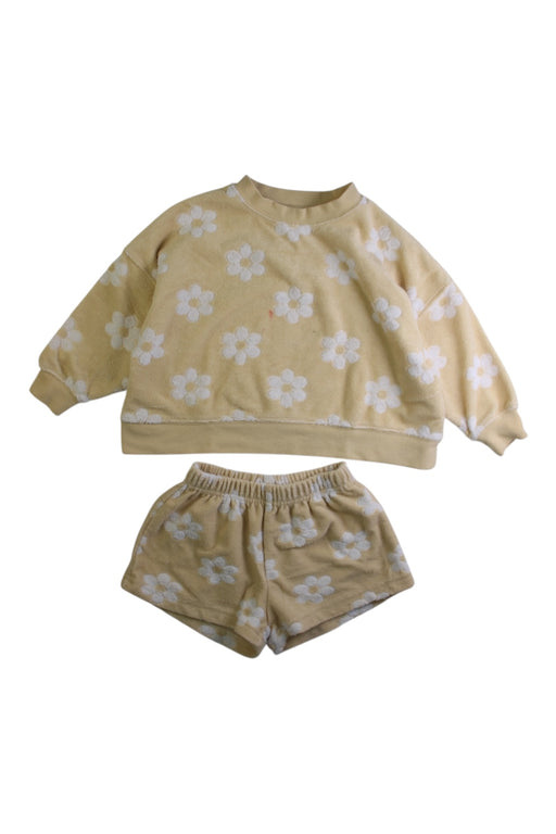 A Beige Shorts Sets from Rylee + Cru in size 2T for girl. (Front View)