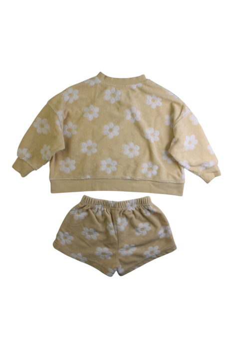 A Beige Shorts Sets from Rylee + Cru in size 2T for girl. (Back View)