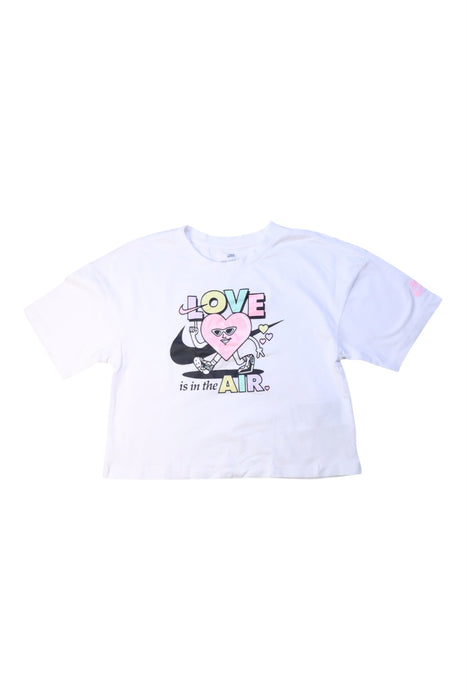 A Multicolour Short Sleeve T Shirts from Nike in size 6T for girl. (Front View)