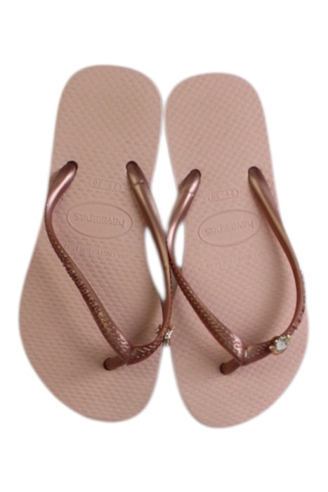 A Pink Flip Flops from Havaianas in size 5T for girl. (Back View)