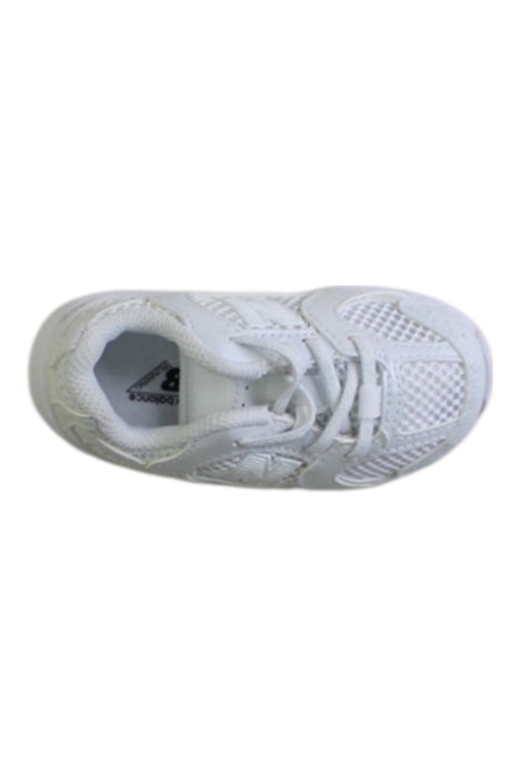 A White Sneakers from New Balance in size 18-24M for neutral. (Front View)