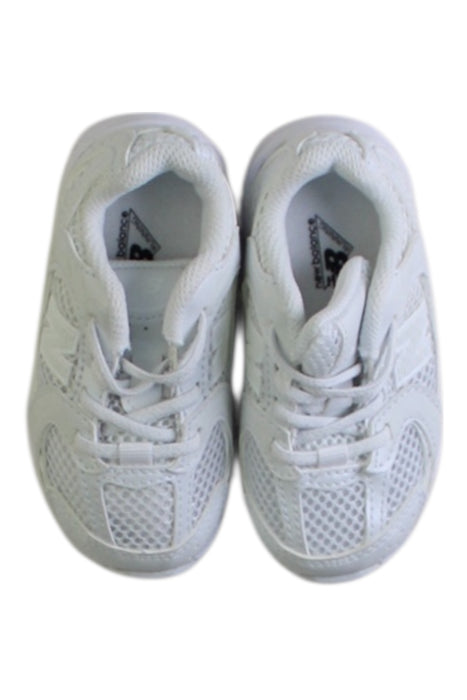 A White Sneakers from New Balance in size 18-24M for neutral. (Back View)