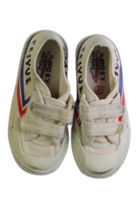 A Multicolour Sneakers from Feiyue in size 4T for neutral. (Back View)
