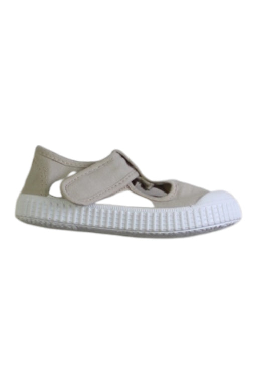 A Beige Sneakers from Victoria in size 3T for girl. (Front View)