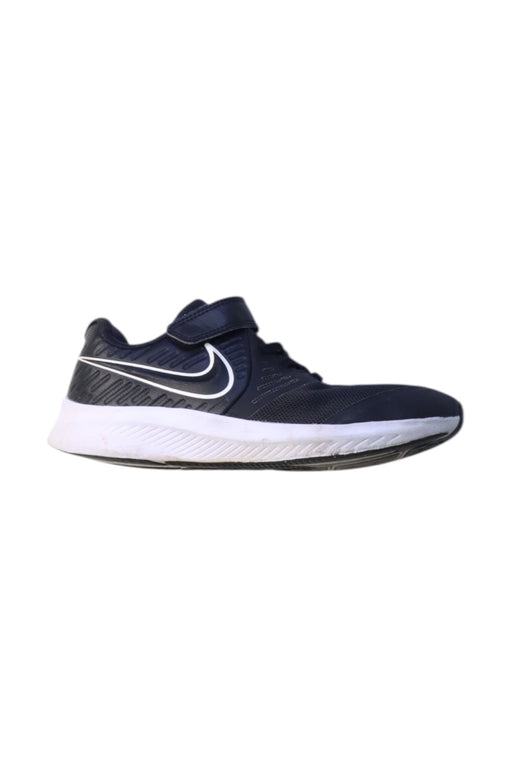 A Navy Sneakers from Nike in size 7Y for boy. (Front View)