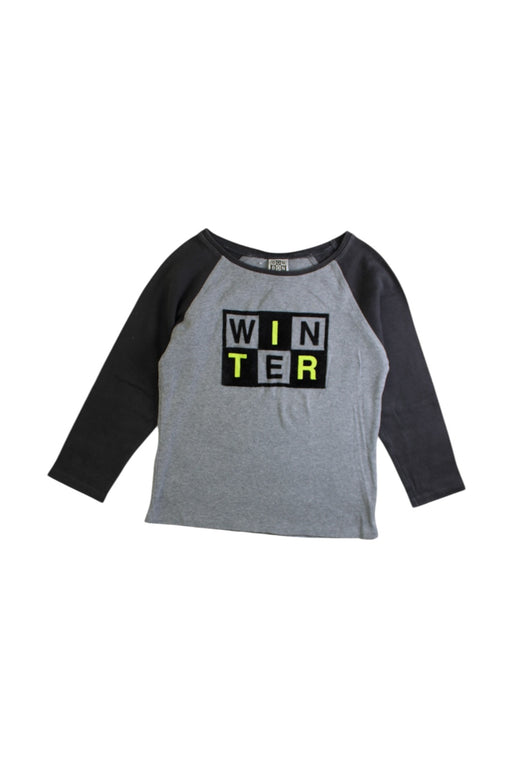 A Grey Long Sleeve Shirts from Bonton in size 6T for boy. (Front View)