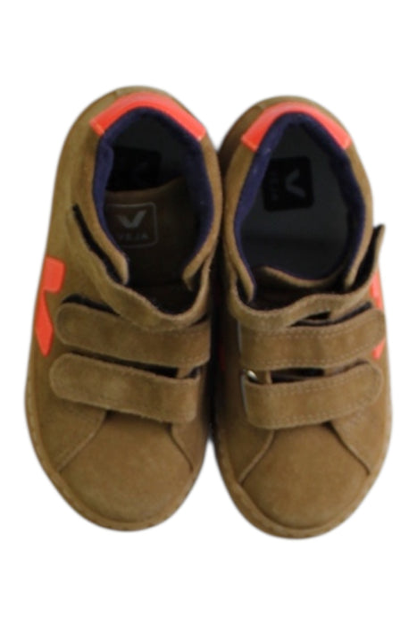 A Brown Sneakers from Veja in size 5T for boy. (Back View)