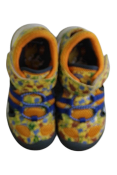 A Multicolour Sandals from Moonstar in size 5T for boy. (Back View)