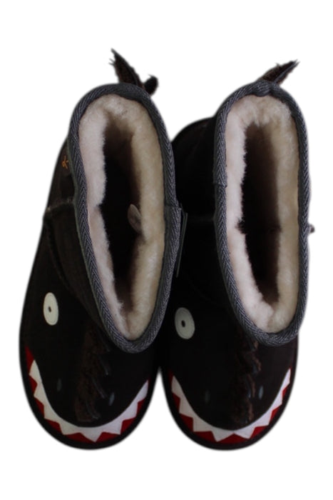 A Black Winter Boots from EMU Australia in size 6T for boy. (Back View)