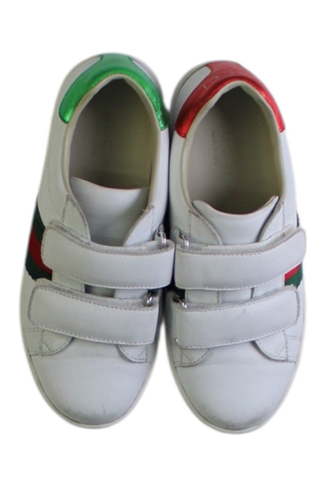 A White Sneakers from Gucci in size 5T for boy. (Back View)