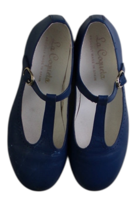 A Blue Dress Shoes from La Coqueta in size 6T for girl. (Back View)