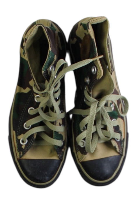 A Multicolour Sneakers from Converse in size 11Y for neutral. (Back View)