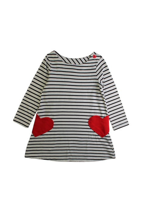 A White Long Sleeve Dresses from Hanna Andersson in size 4T for girl. (Front View)