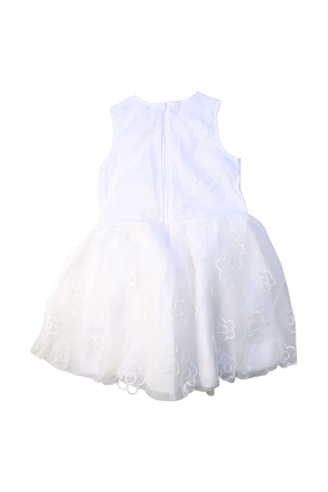 A White Sleeveless Dresses from Seed in size 4T for girl. (Back View)