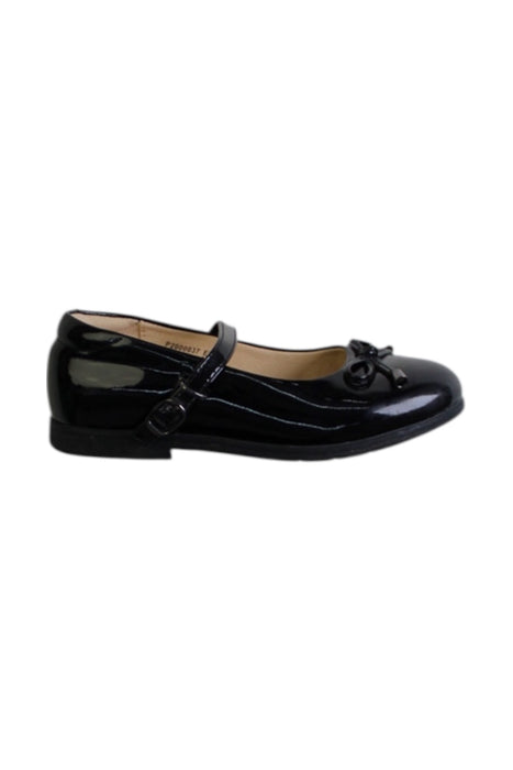 A Black Flats from Dr. Kong in size 6T for girl. (Front View)