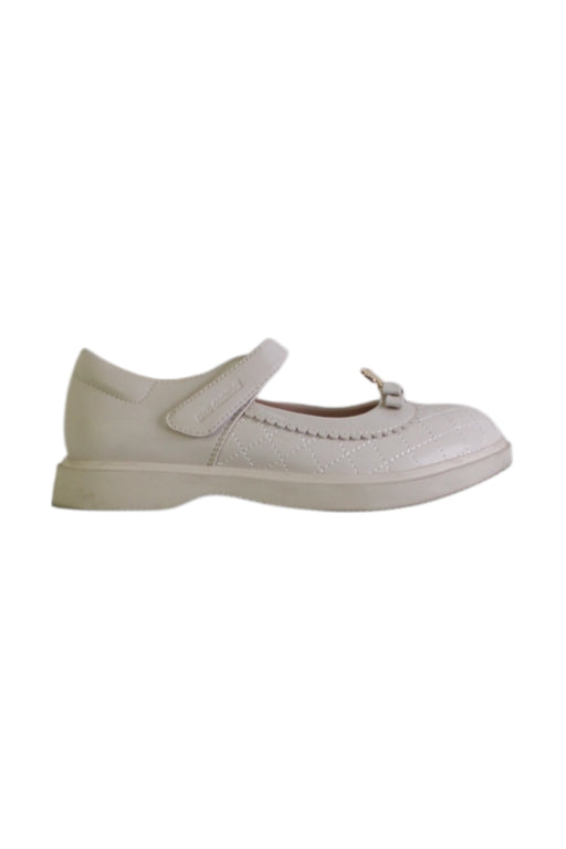A White Dress Shoes from Dr. Kong in size 6T for girl. (Front View)