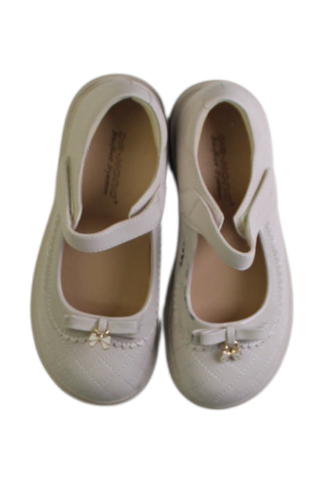 A White Dress Shoes from Dr. Kong in size 6T for girl. (Back View)