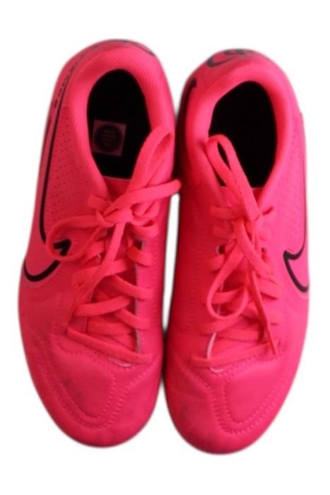 A Pink Cleats/Soccer Shoes from Nike in size 10Y for neutral. (Back View)
