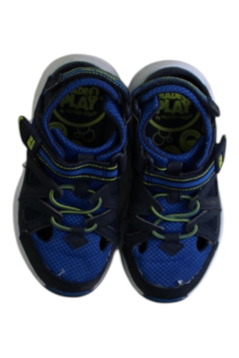 A Multicolour Sandals from Stride Rite in size 5T for boy. (Back View)