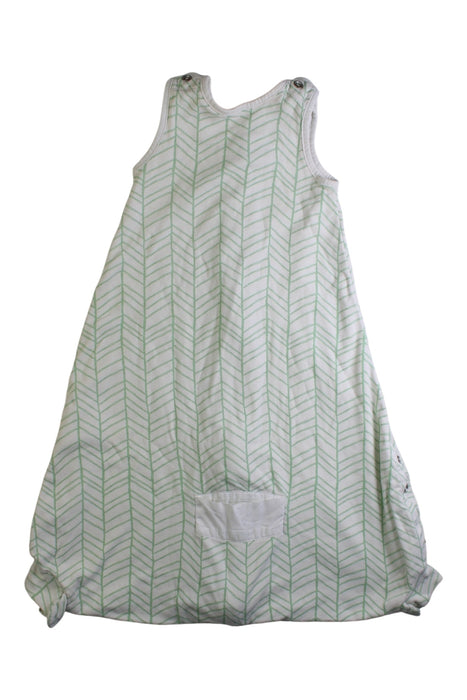 A White Sleepsacs from Ergobaby in size 6-12M for neutral. (Back View)