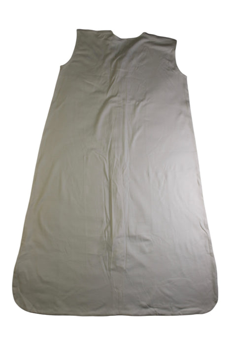A White Sleepsacs from HALO in size 18-24M for neutral. (Back View)