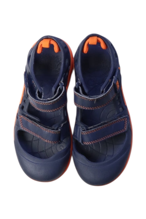 A Navy Sandals from Stride Rite in size 7Y for neutral. (Back View)