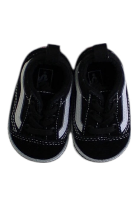 A Black Sneakers from Vans in size Newborn for boy. (Back View)