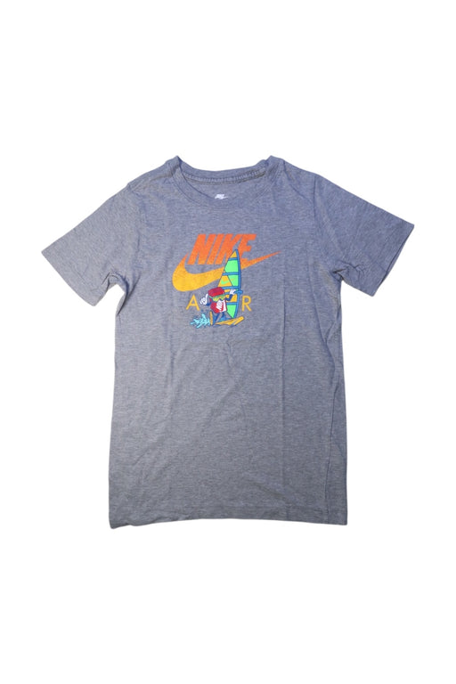 A Grey Short Sleeve T Shirts from Nike in size 10Y for boy. (Front View)