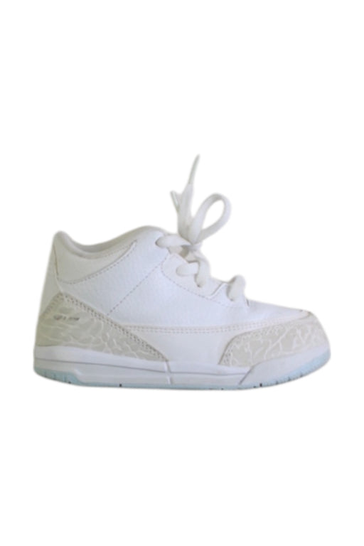 A White Sneakers from Air Jordan in size 3T for boy. (Front View)