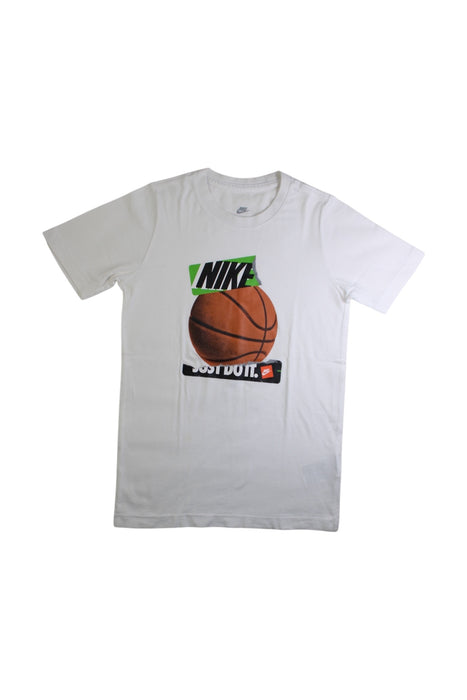 A White Short Sleeve T Shirts from Nike in size 8Y for boy. (Front View)