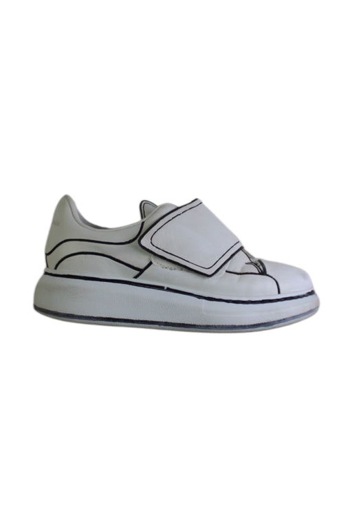 A White Sneakers from Alexander McQueen in size 7Y for boy. (Front View)
