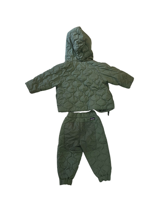 A Green Puffer/Quilted Jackets from Patagonia in size 12-18M for neutral. (Back View)