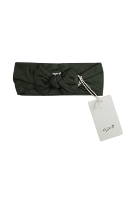 A Green Hair Accessories from Kyte Baby in size 6-12M for girl. (Front View)