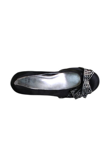 A Black Dress Shoes from Stuart Weitzman in size 7Y for girl. (Front View)