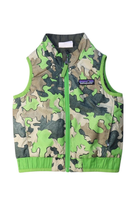 A Green Outerwear Vests from Patagonia in size 6-12M for boy. (Front View)