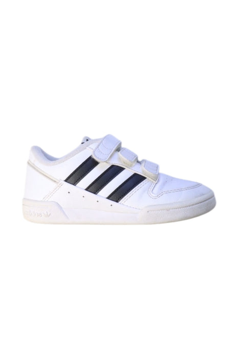 A White Sneakers from Adidas in size 5T for neutral. (Front View)