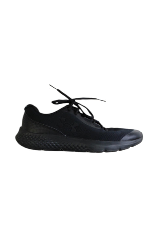 A Black Sneakers from Under Armour in size 11Y for neutral. (Front View)