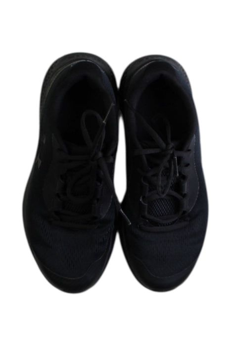A Black Sneakers from Under Armour in size 11Y for neutral. (Back View)